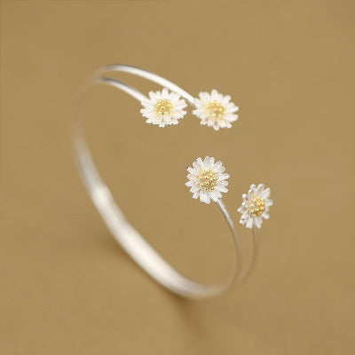 Dainty Daisy Bracelet